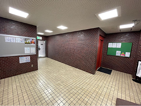 ロビー　風除室