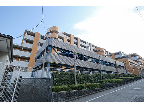 現地外観写真　ライオンズヒルズ多摩永山弐番館-7