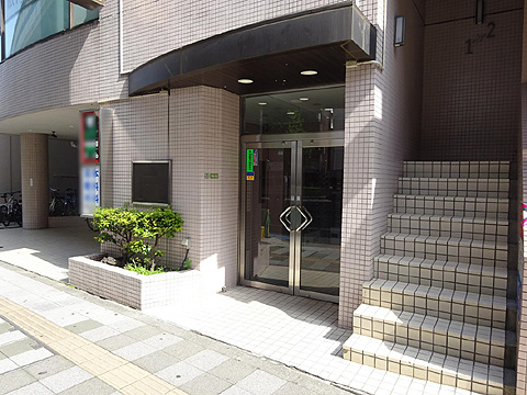 エントランス　マンションの入口です。