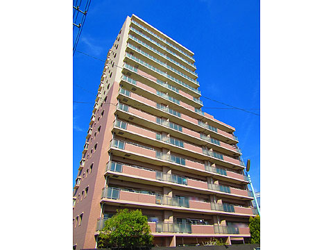 現地外観写真　建物外観（南西側）