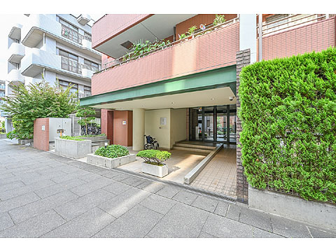 現地外観写真　 建物外観