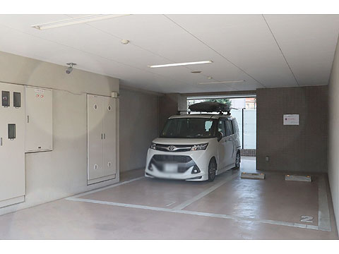 駐車場　駐車場