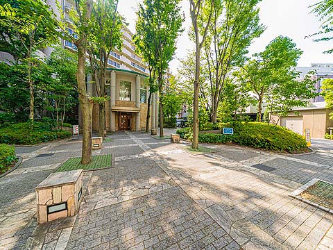 エントランス　13.風除室