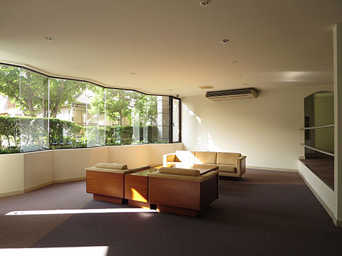 エントランス　ホテルのようなエントランスです。