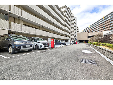 駐車場　駐車場