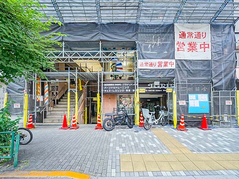 エントランス　