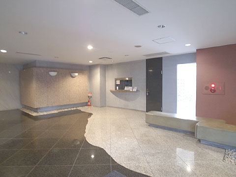 ロビー　R0419808