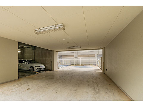 駐車場　駐車場