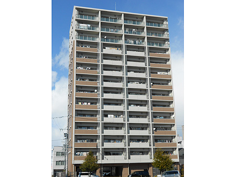現地外観写真　建物南側正面