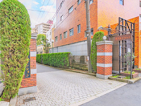 その他共用部　手入れの行き届いた植栽が皆様をお迎えいたします