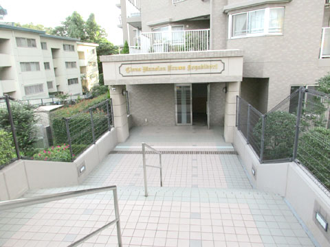 エントランス　IMG_2066